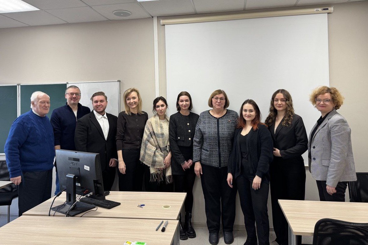 Изображение: В высшей школе государственного управления успешно прошли итоговые аттестации выпускников